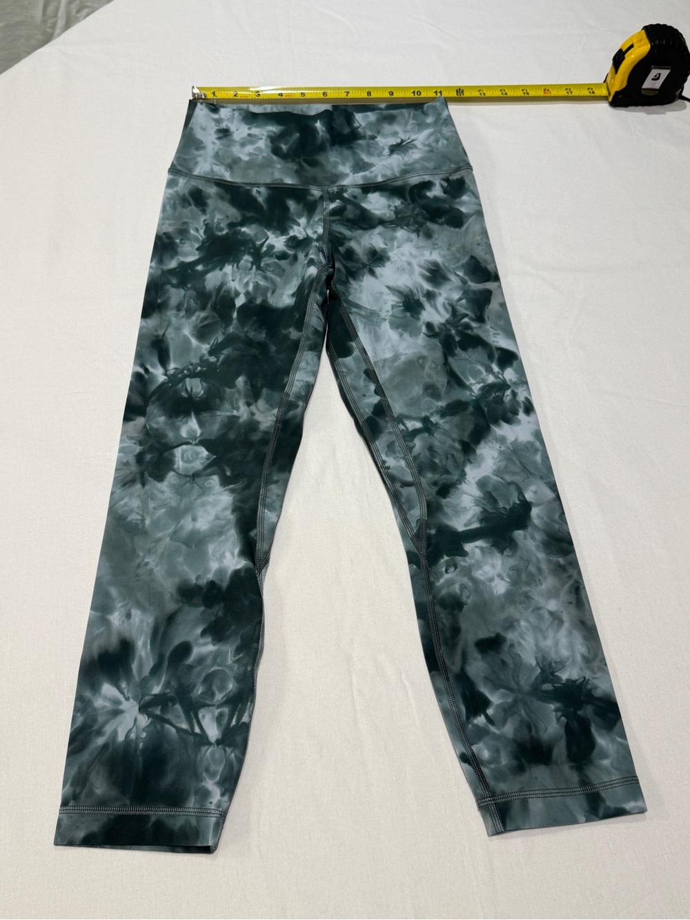 lululemon athletica Tie-Dye Green Capri Leggings